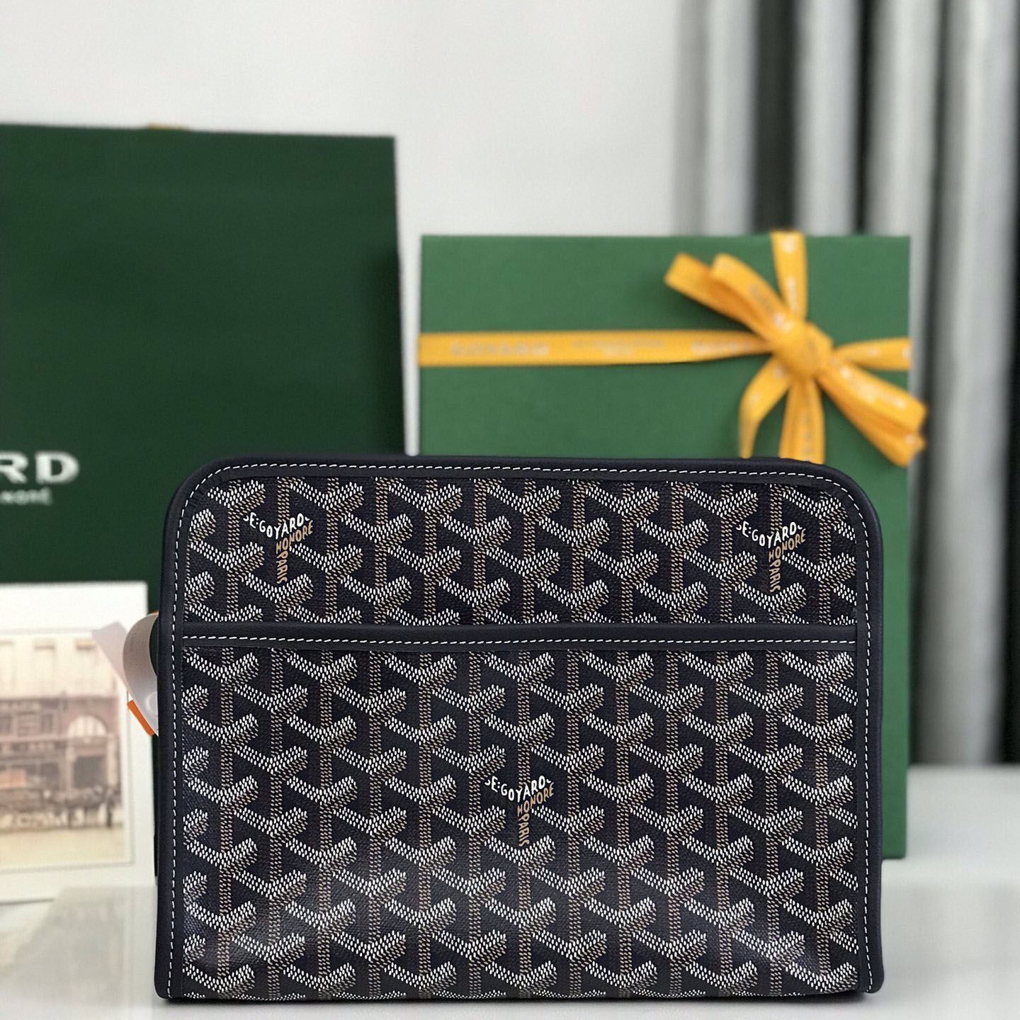 Go*ard cosmetic bags